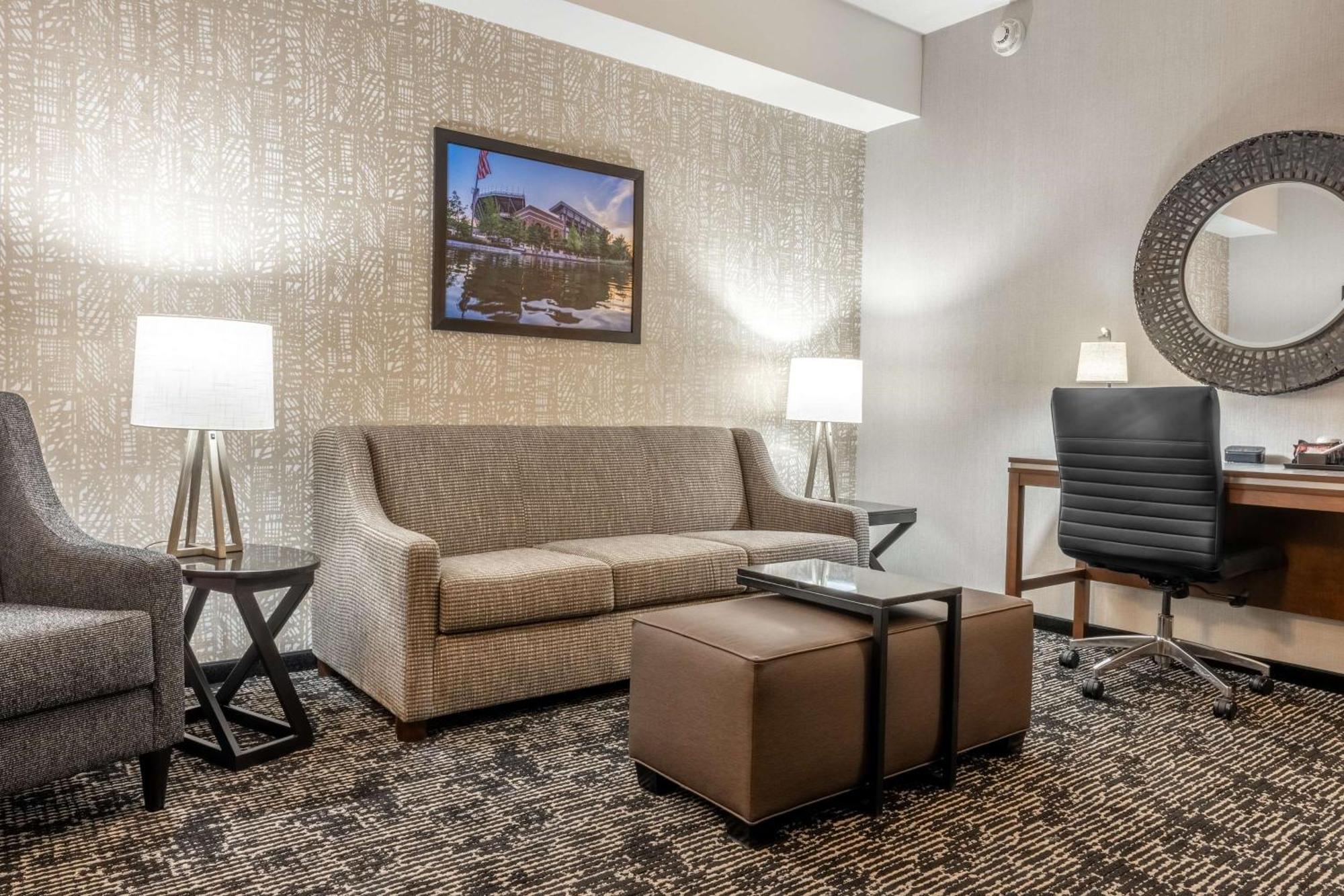 Drury Plaza Hotel 칼리지스테이션 외부 사진